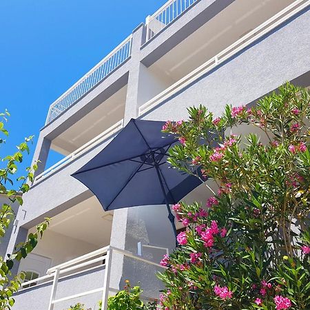 Villa Skalinada With Sea View Брела Экстерьер фото