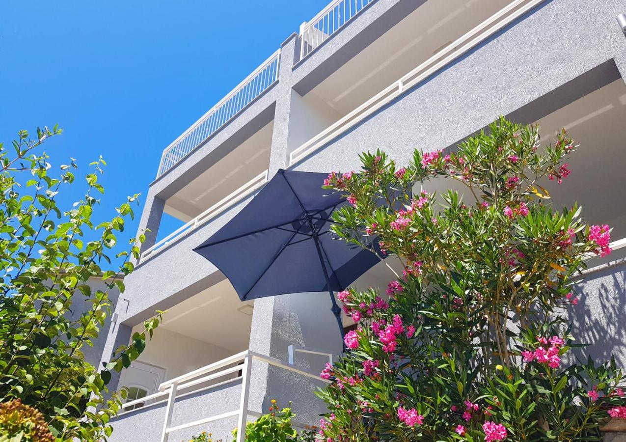 Villa Skalinada With Sea View Брела Экстерьер фото